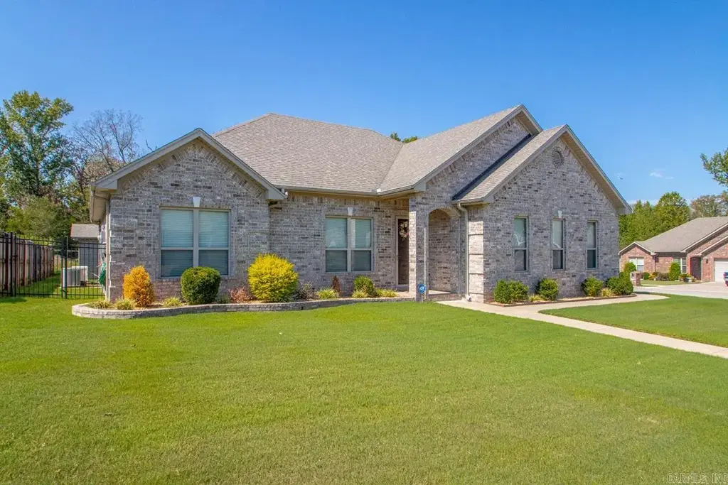 500 Sussix Loop, North Little Rock