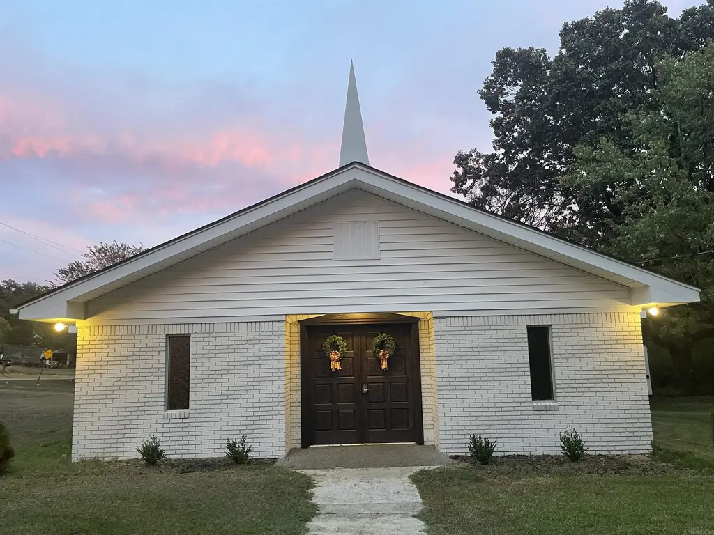 222 N. Hickory, Amity