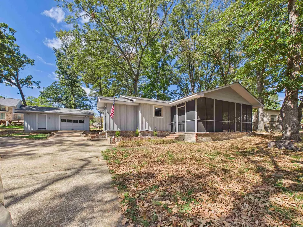 16 Redbird Dr, Batesville