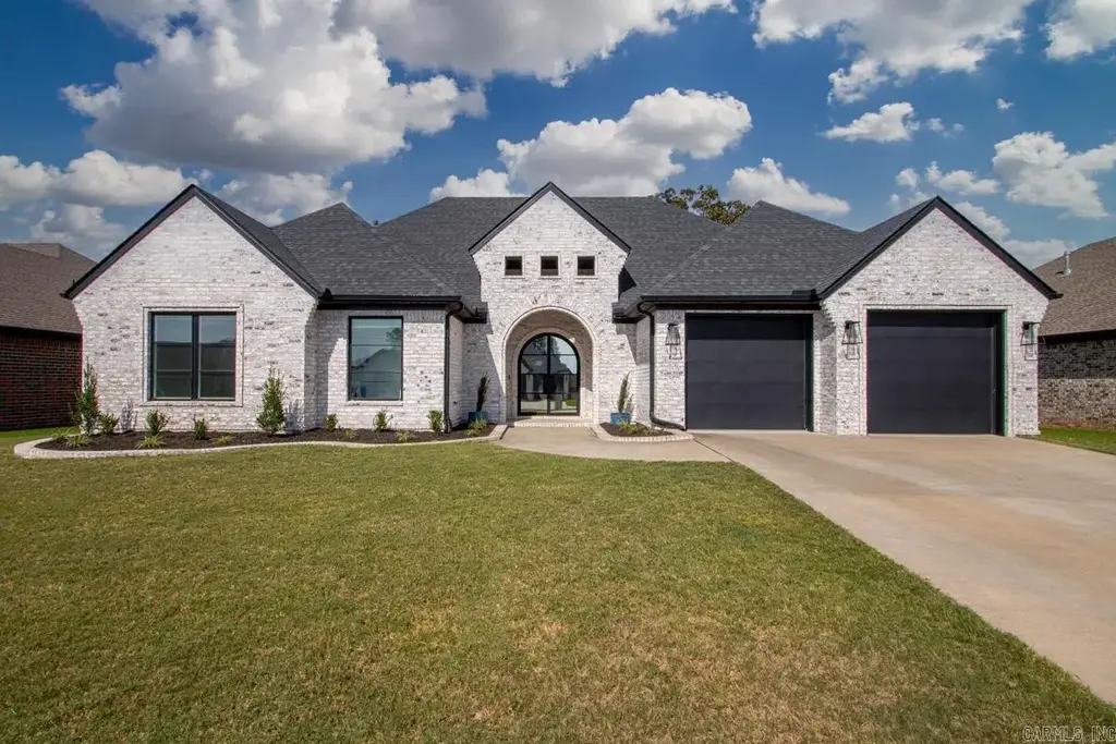 1609 Creekview, Sherwood