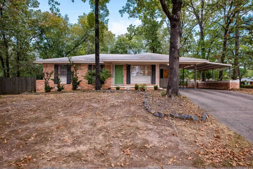 2 Lawrence Drive, Little Rock