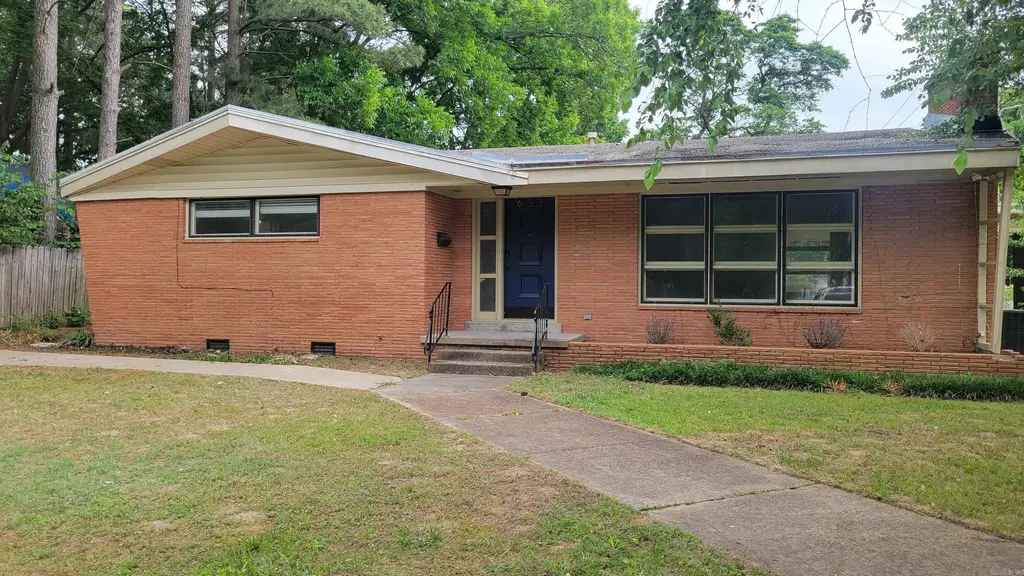 633 W College, Jonesboro