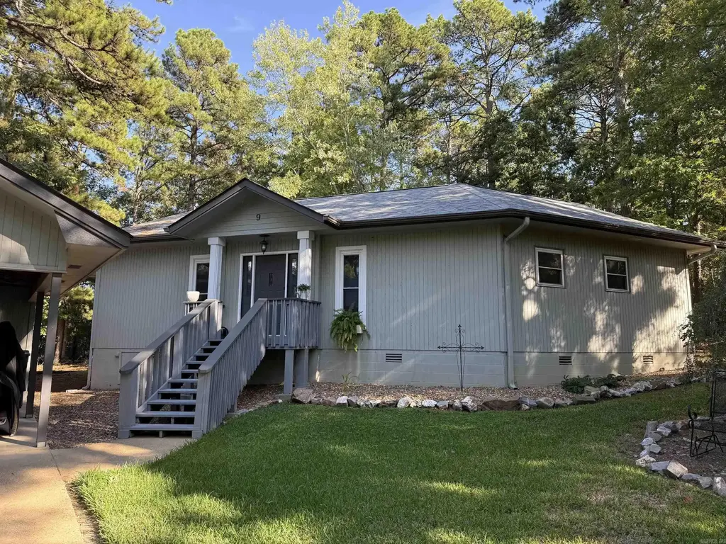 9 Balenciaga Way, Hot Springs Village