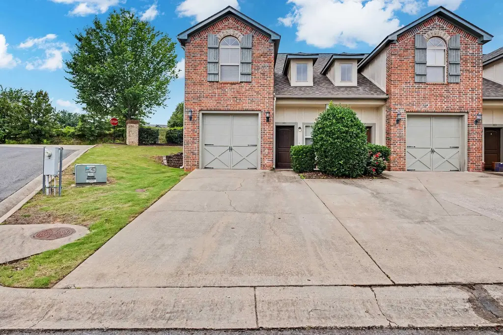 101 Venezia, Maumelle