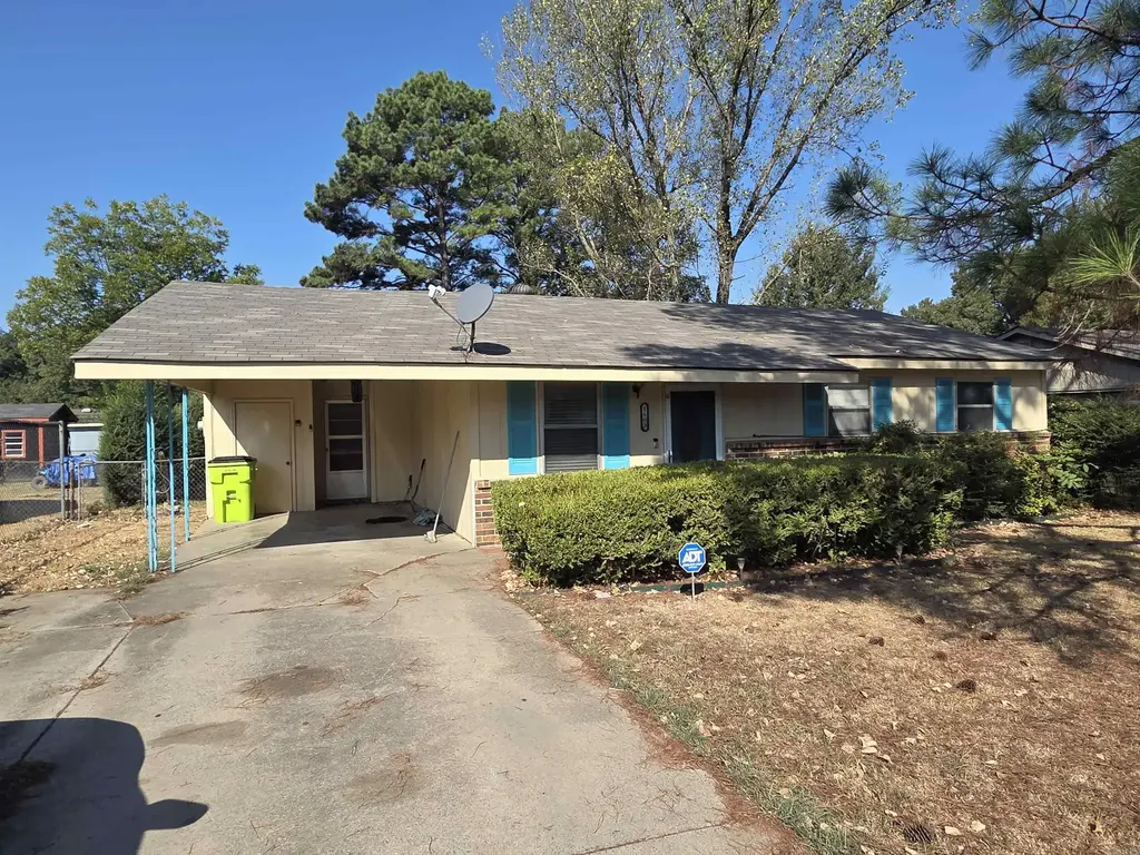 1603 N Lowe St, Stuttgart