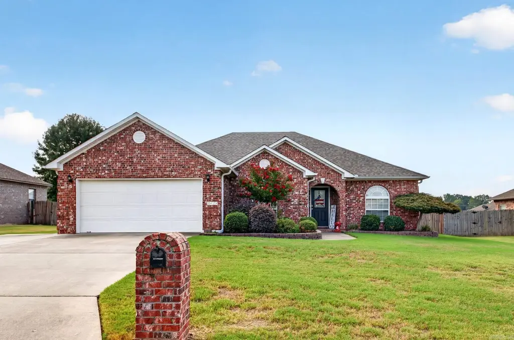 2424 Canterbury Lane, Cabot