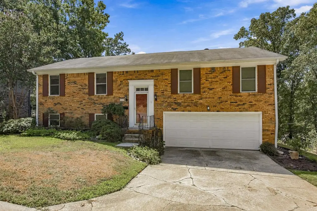 47 Flintwood, Little Rock