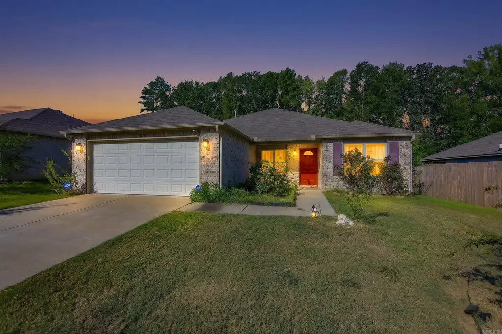 7130 Woodsgate Cove, Alexander