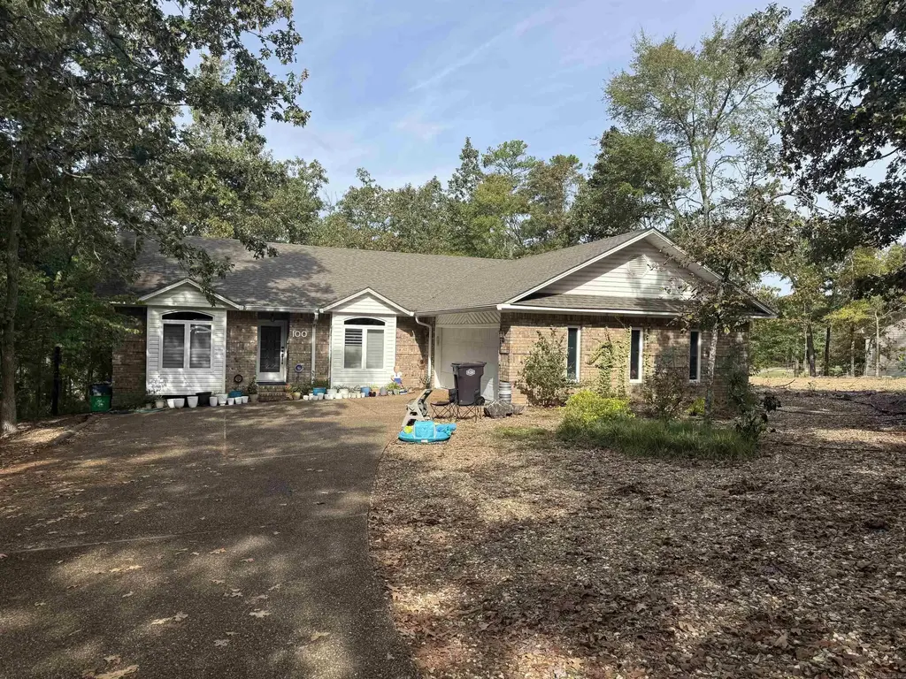 100 Ferdinand Way, Hot Springs Village