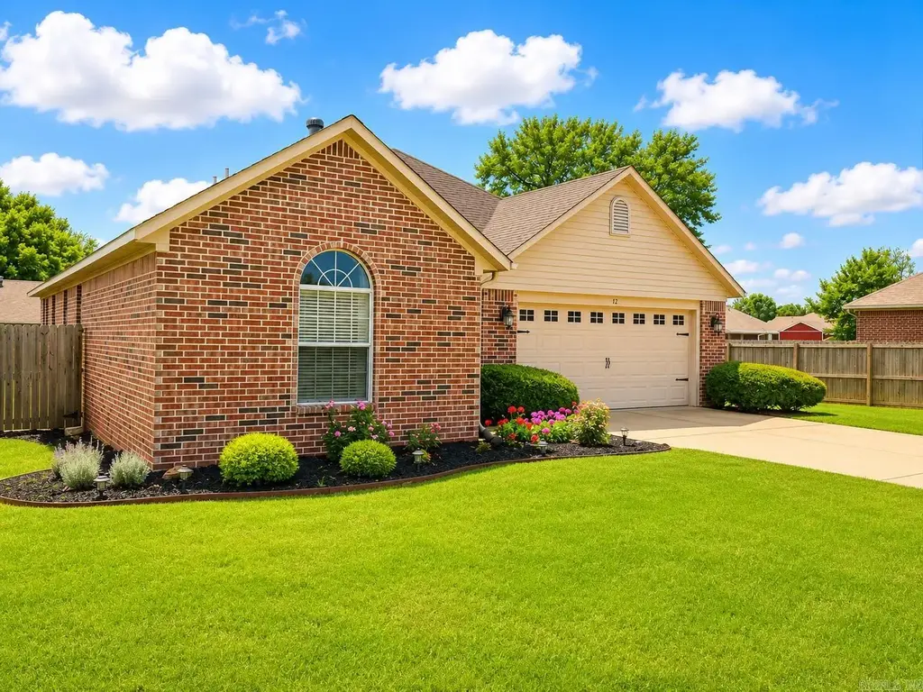 12 Sarah Court, Greenbrier