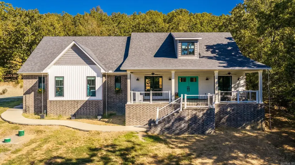 32 Mystic Lane, Conway