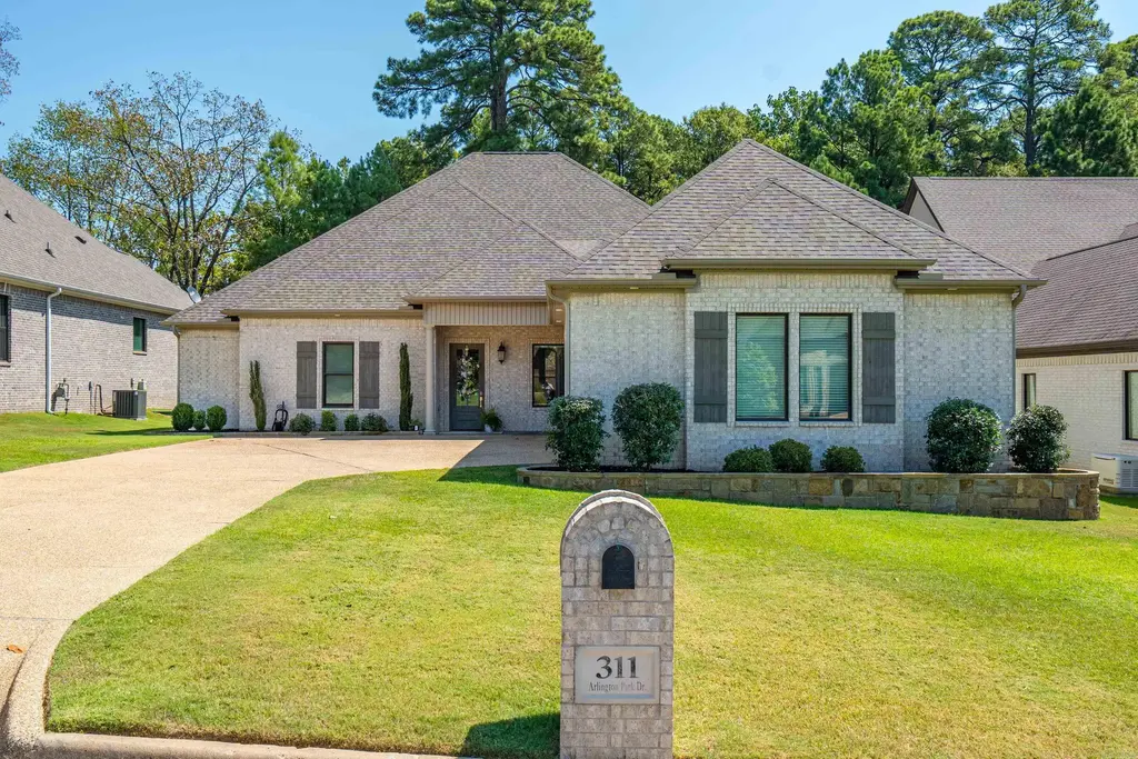 311 Arlington Park Drive, Hot Springs
