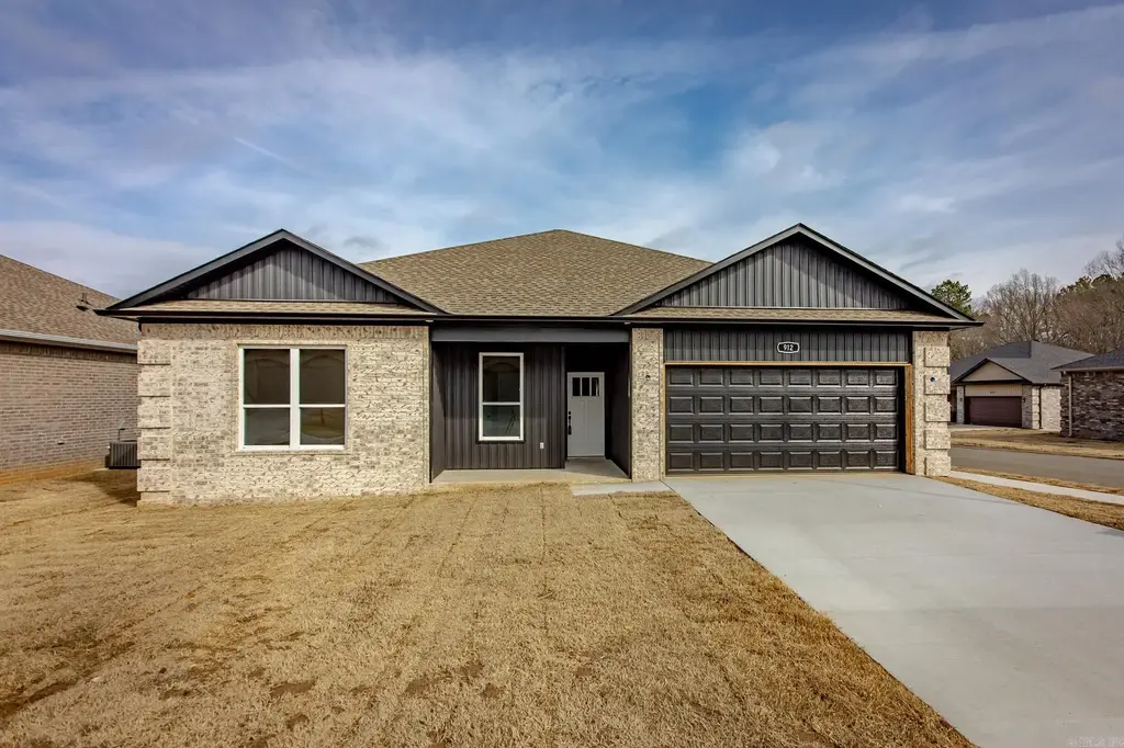 912 W Dell Vista Cove, Cabot