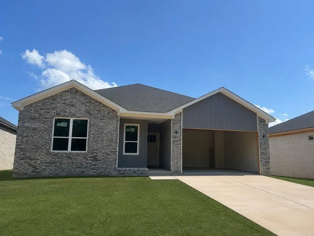 942 Villa Vista Circle, Cabot