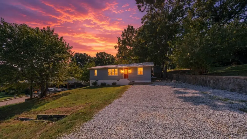 880 Tate Avenue, Mammoth Spring