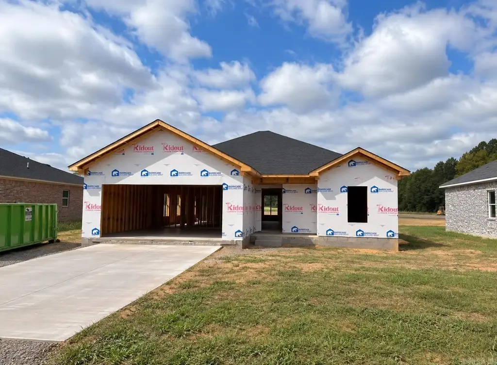 120 S Apple Street, Beebe