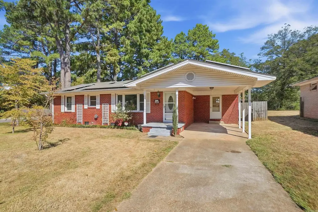 1812 W Center Ave, Searcy