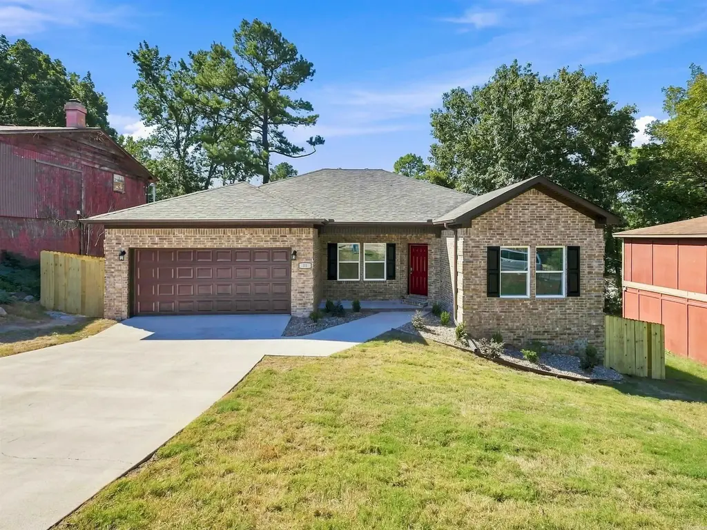 11 British Colonial .5 Drive, Little Rock