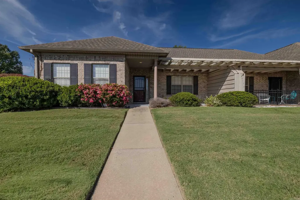 901 Stagecoach Village, Little Rock
