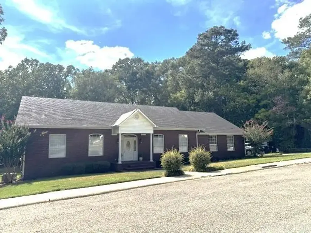 124 Briarcliff Road, Monticello