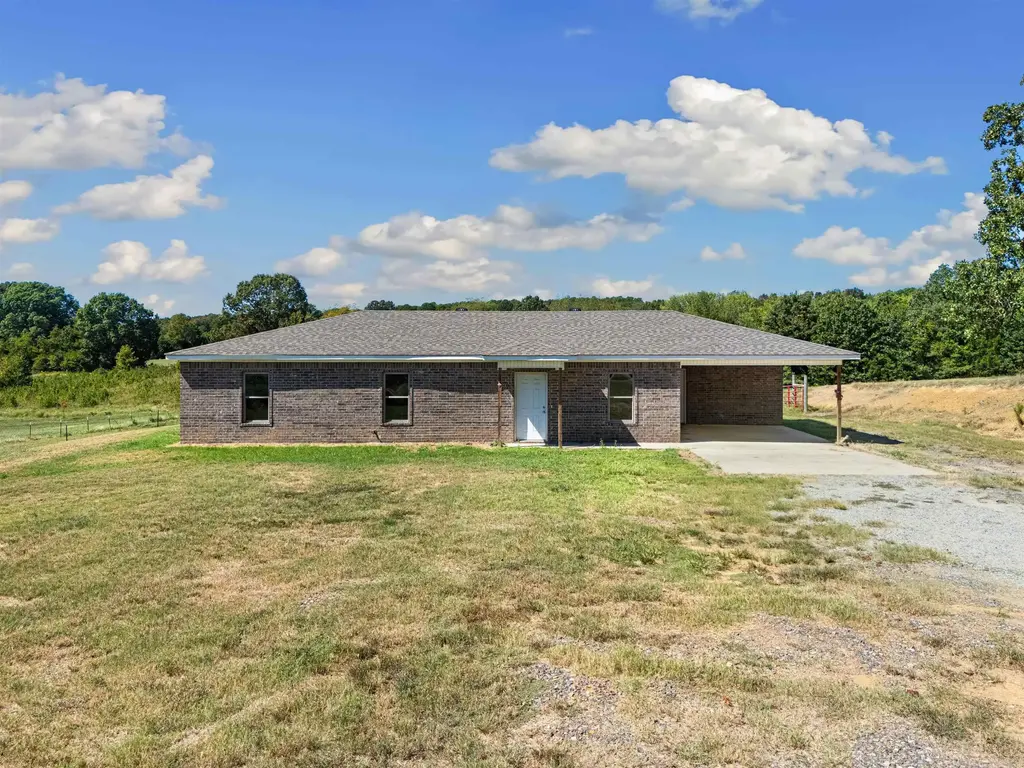 760 Gravel Hill Road, Romance
