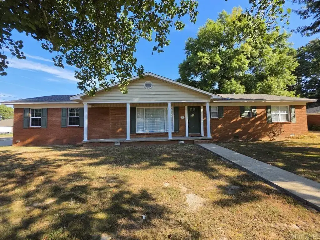302 Mildred Dr, Wynne
