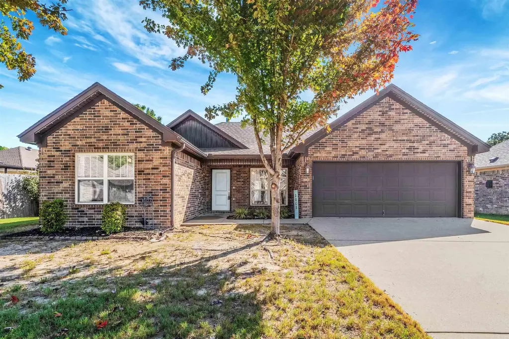 2802 Roset Lane, Bryant