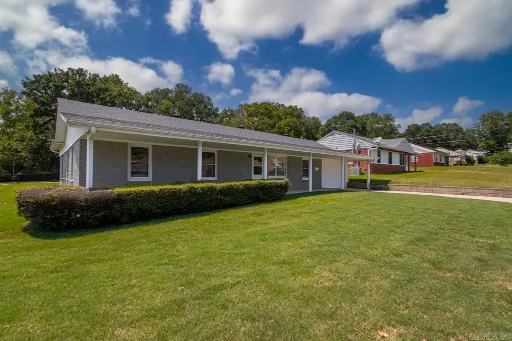 9001 Barber Street, Sherwood