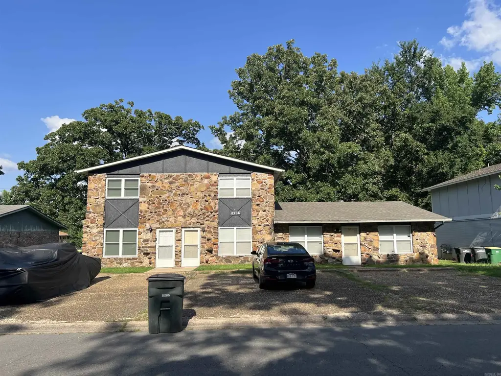 8306 Woodview Drive East, Sherwood