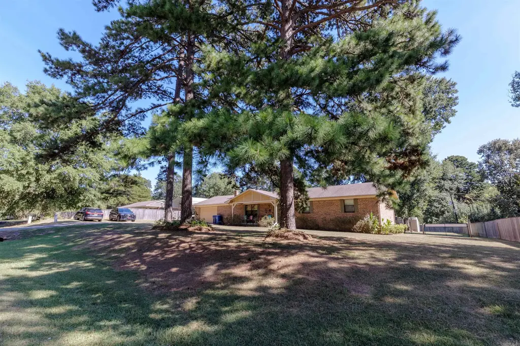 137 Highway 300, Perryville