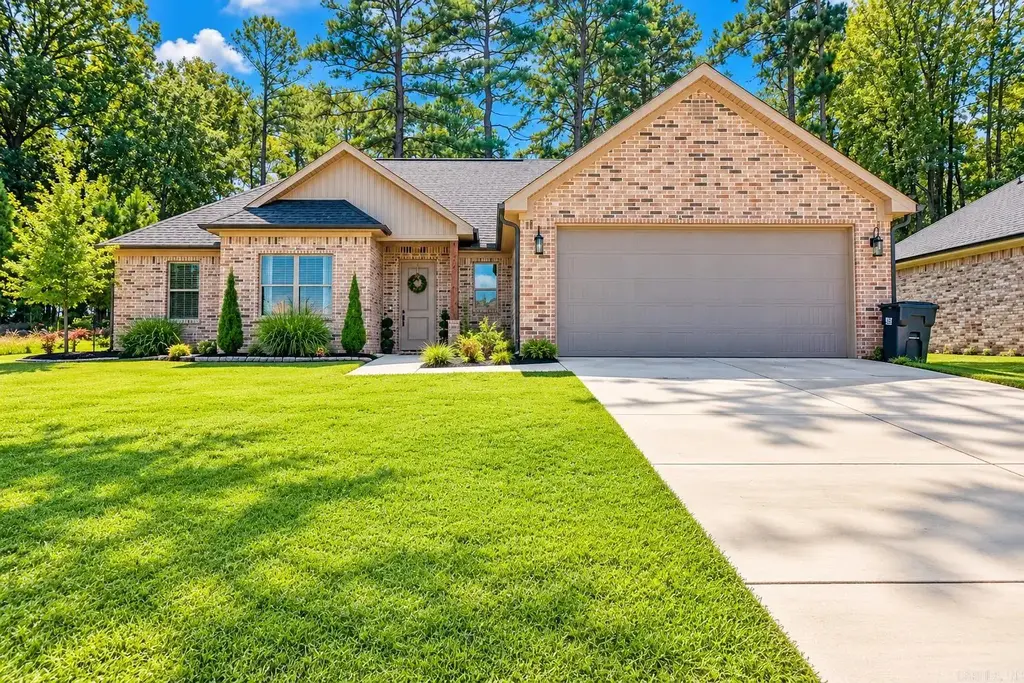 4021 Springwood Circle, Bryant