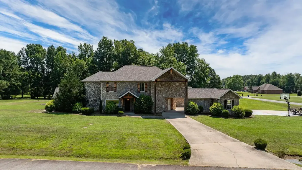 40 Pearson Ridge Road, Greenbrier