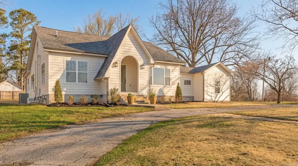 2005 Wood Street, Jonesboro