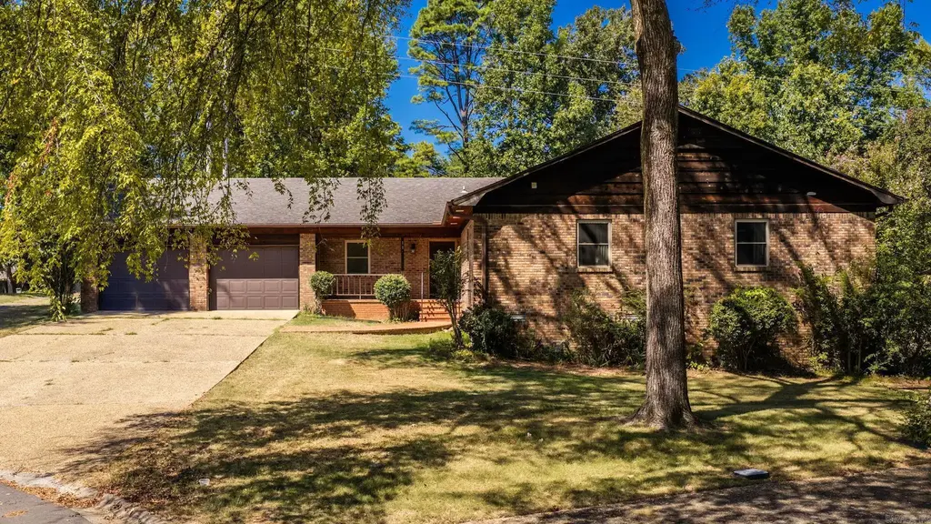 11 Evert Court, Little Rock