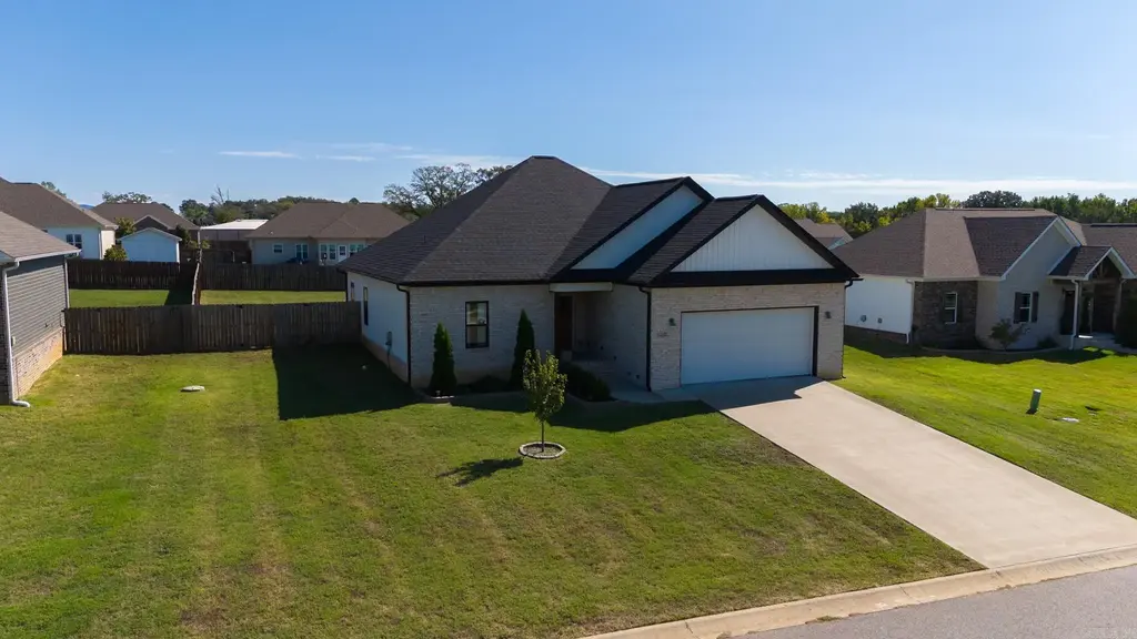 120 Sarah Grace, Southside