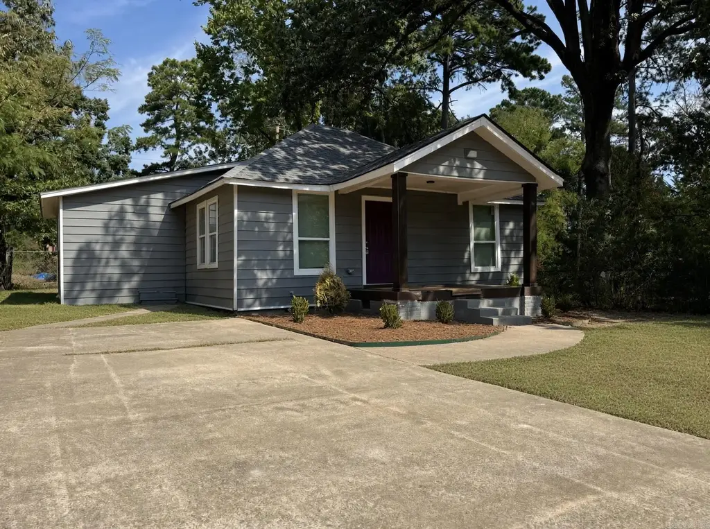 4418 W 27th St, Little Rock