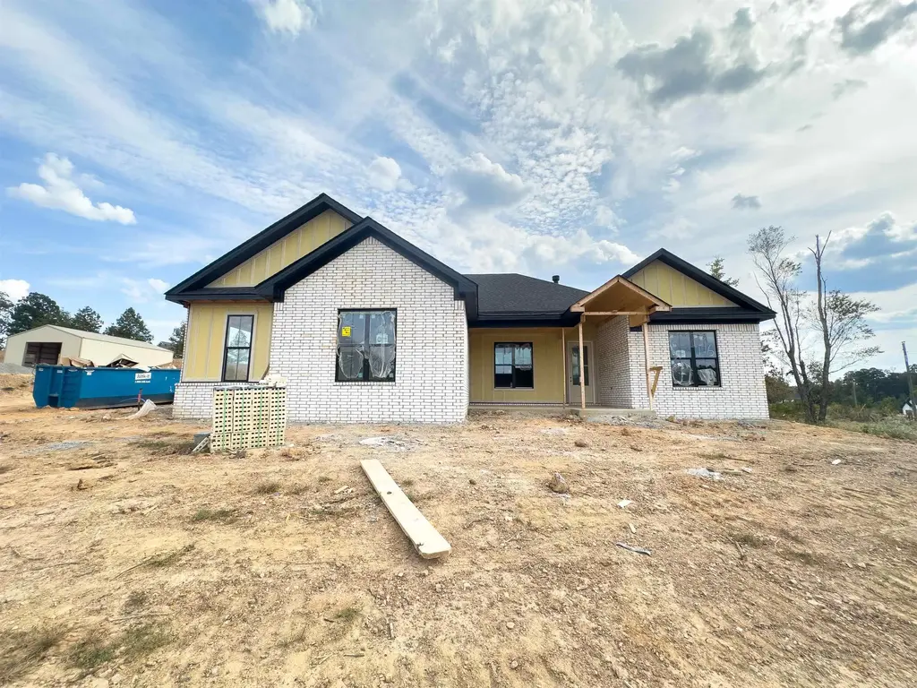 1049 Creekwood Cir, Bauxite