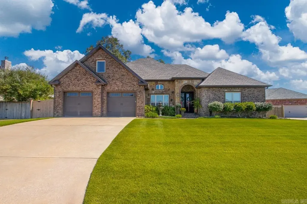 124 Lake Valley Dr, Maumelle