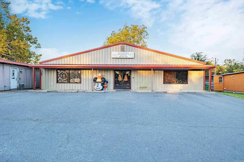 107 S 365 Highway, Redfield
