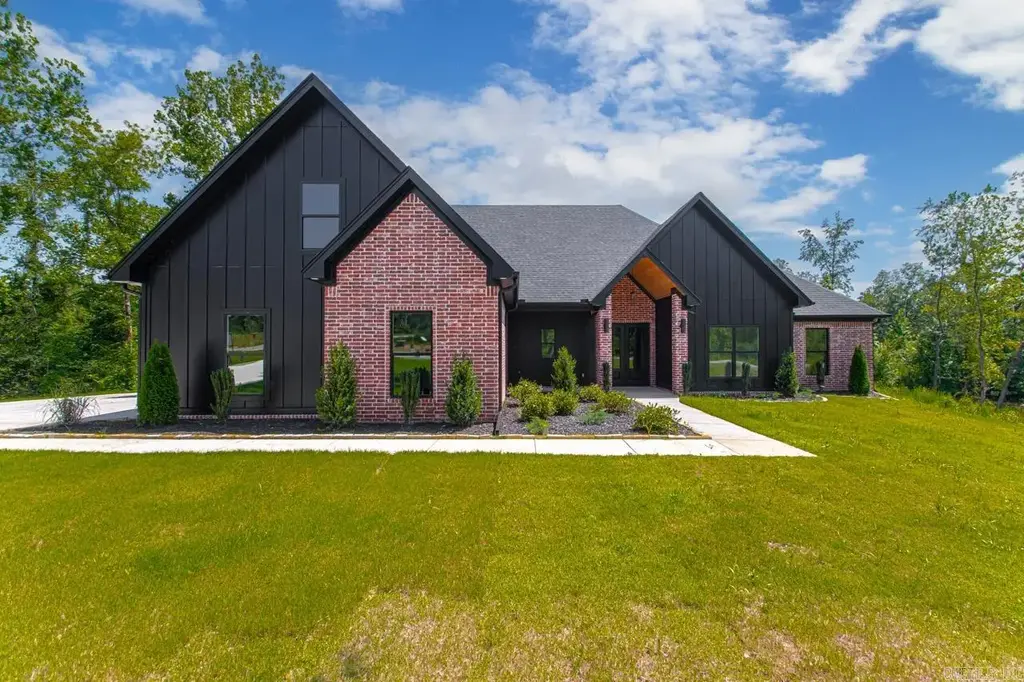 100 Shepherd Loop Drive, Arkadelphia