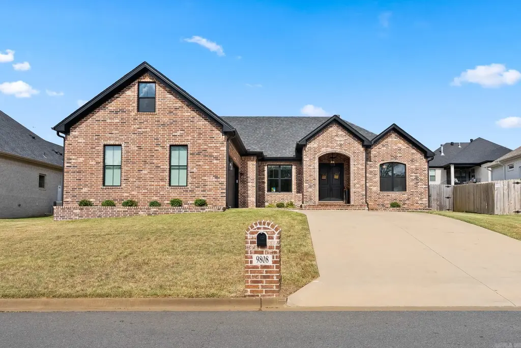 9808 Meadow Creek Drive, Sherwood
