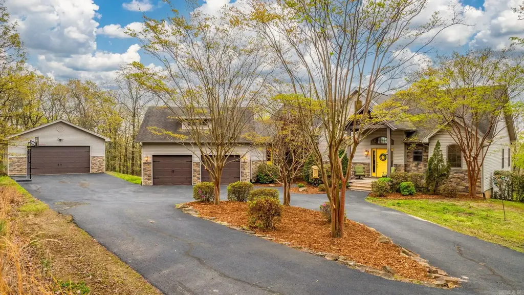 90 Hays Hill Road, Conway