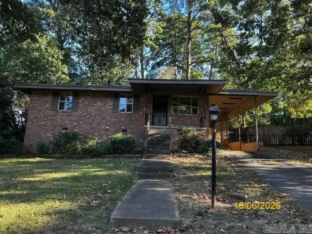 30 Berkshire Dr, Little Rock