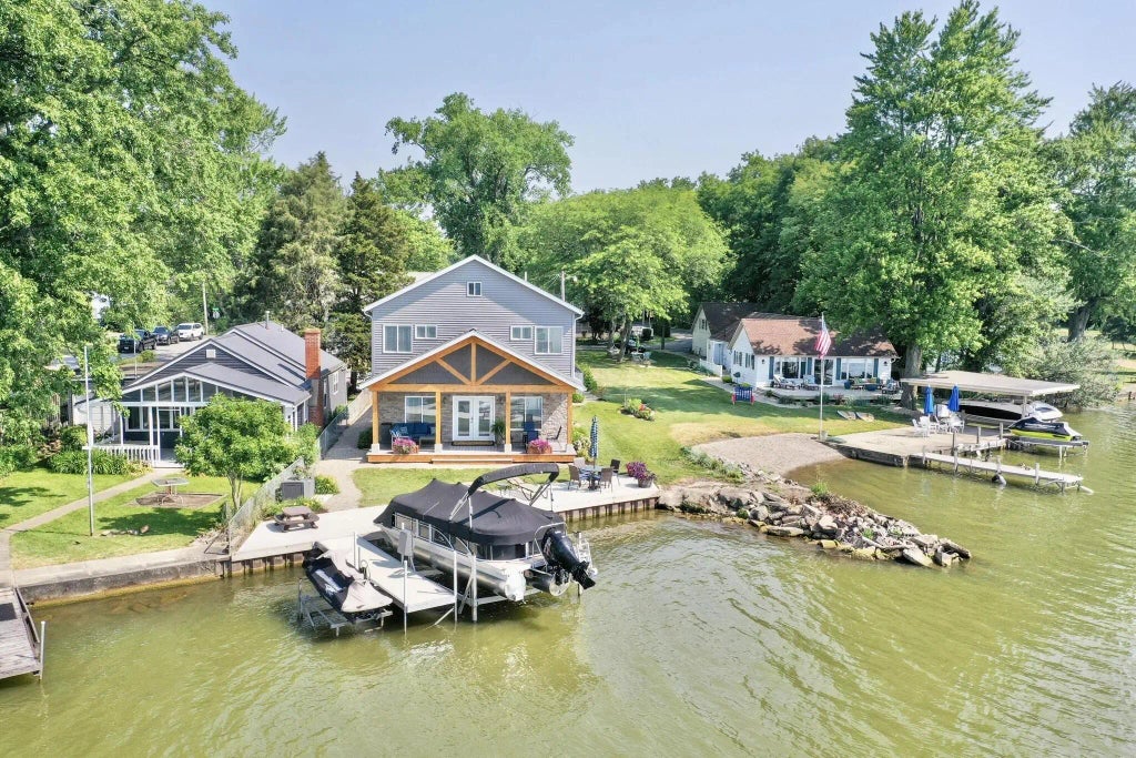 14060 Seminole Path, Lakeview