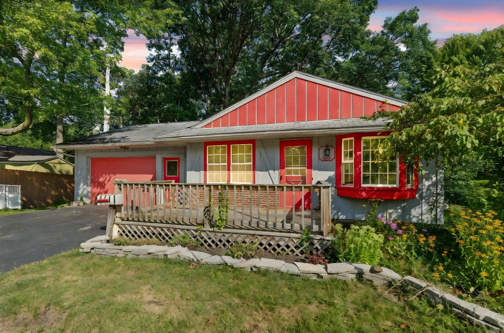 822 Pinehurst Court, Marysville