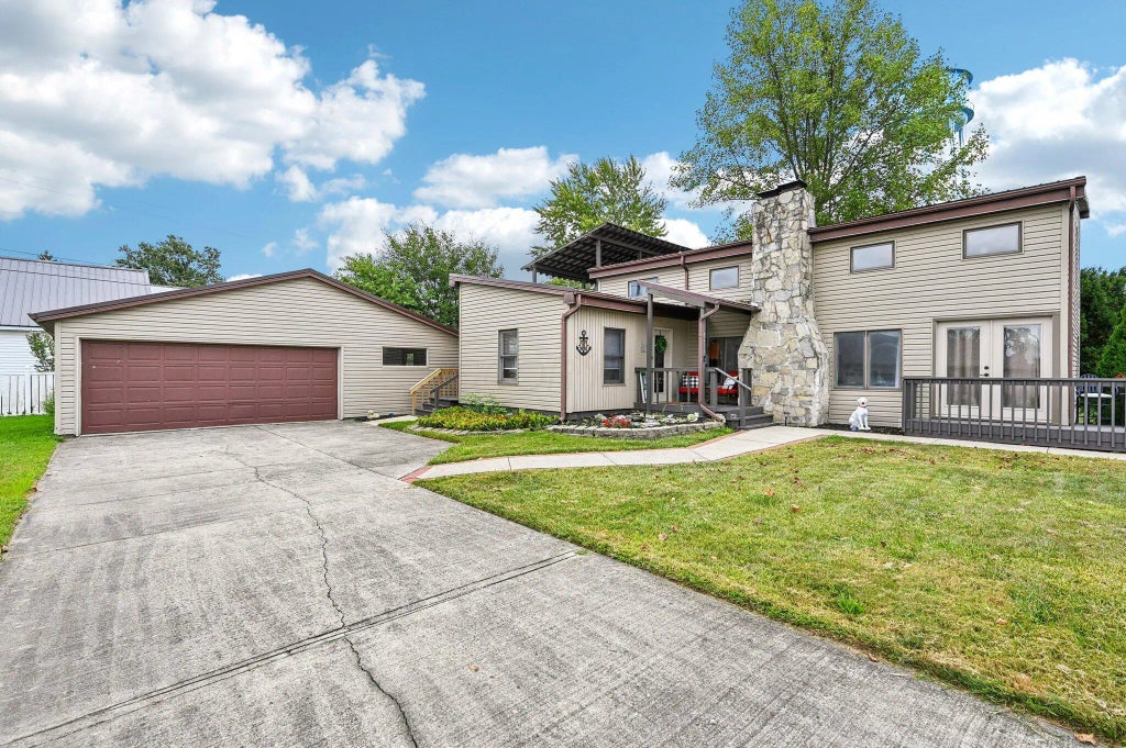 208 Clermont Avenue, Russells Point