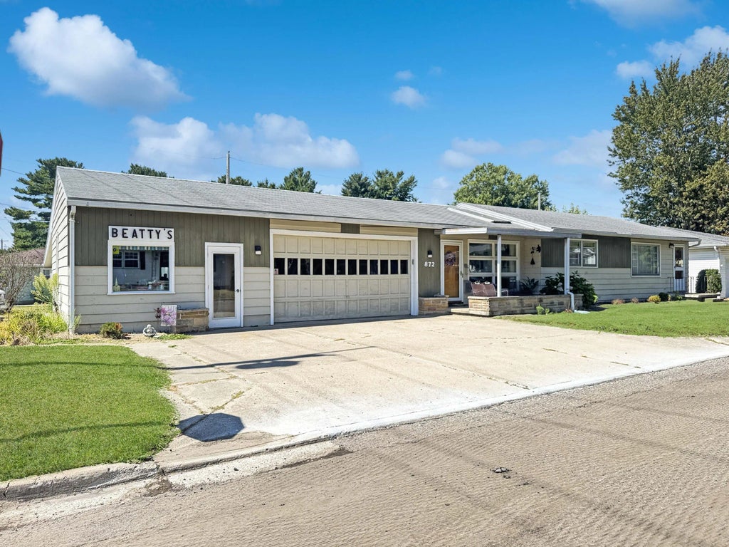 872 Eichelberger Drive, Urbana