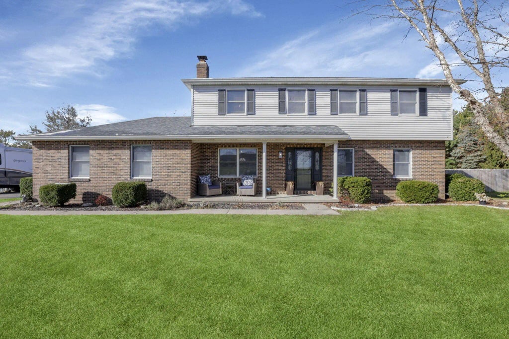 638 Three Mile Road, Urbana