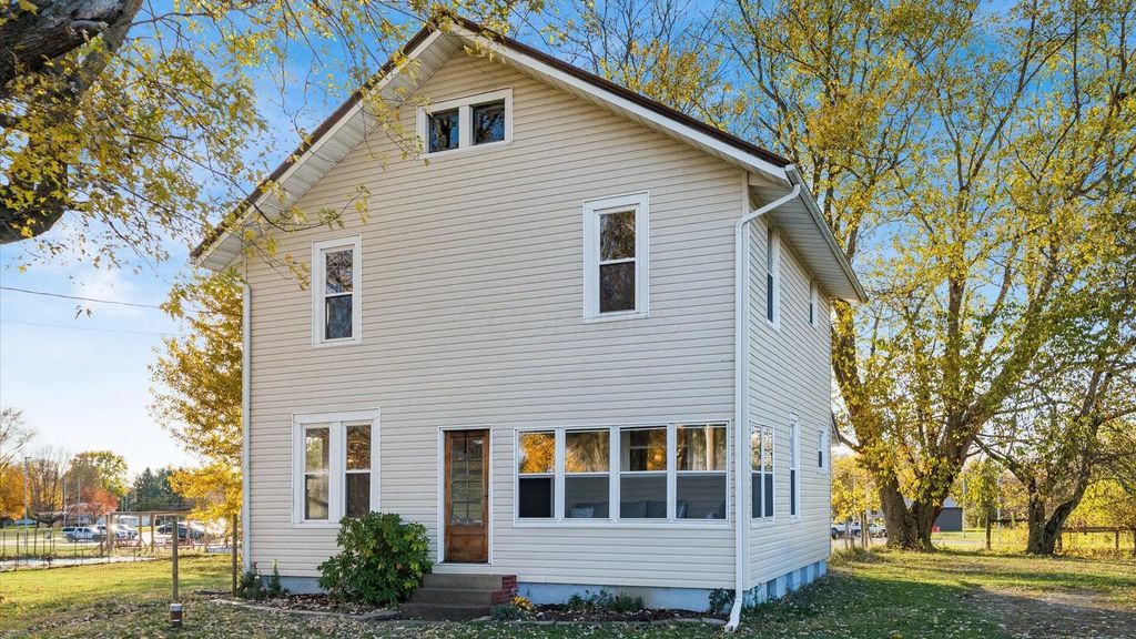 1953 Horns Hill Road Ne, Newark