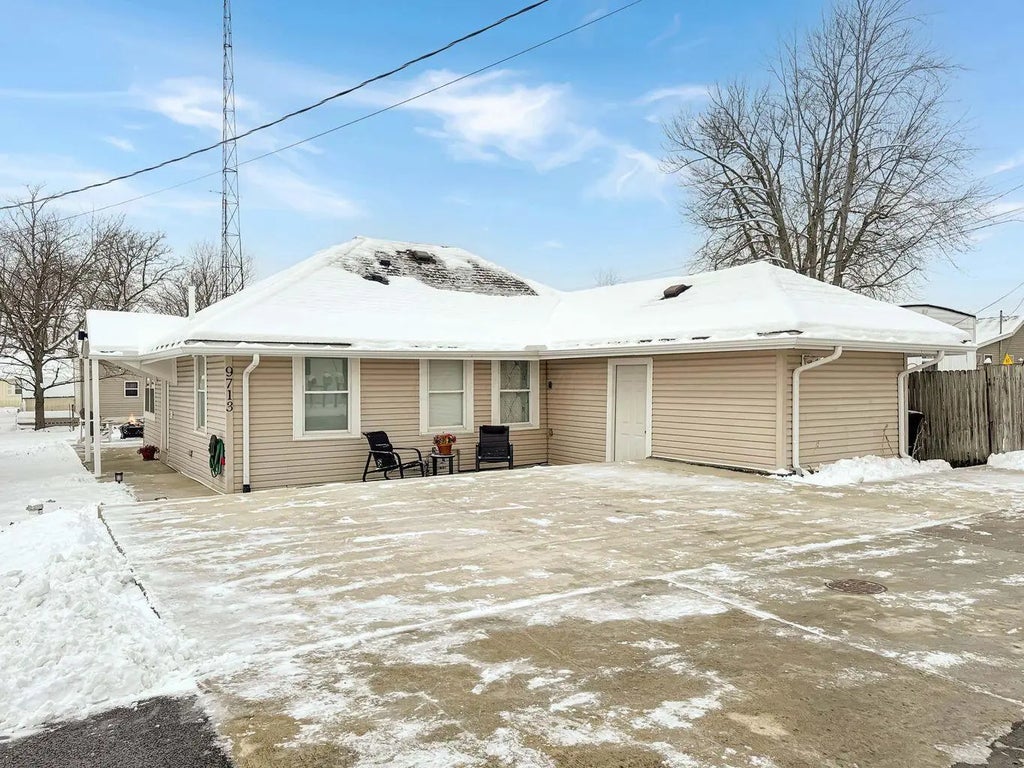 9713 Mauger Street, Lakeview